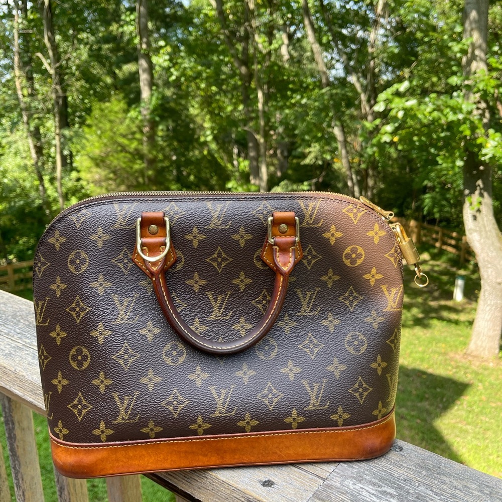 👜 Louis Vuitton Alma Satchel 👜 - Picture 4 of 16